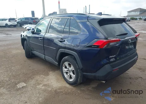 2020 Toyota Rav4 Xle z USA, uszkodzony, nr VIN 2T3P1RFV6LC096849